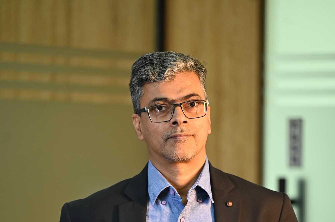 THE MOBILE REVOLUTION THAT CHANGED EVERYTHING